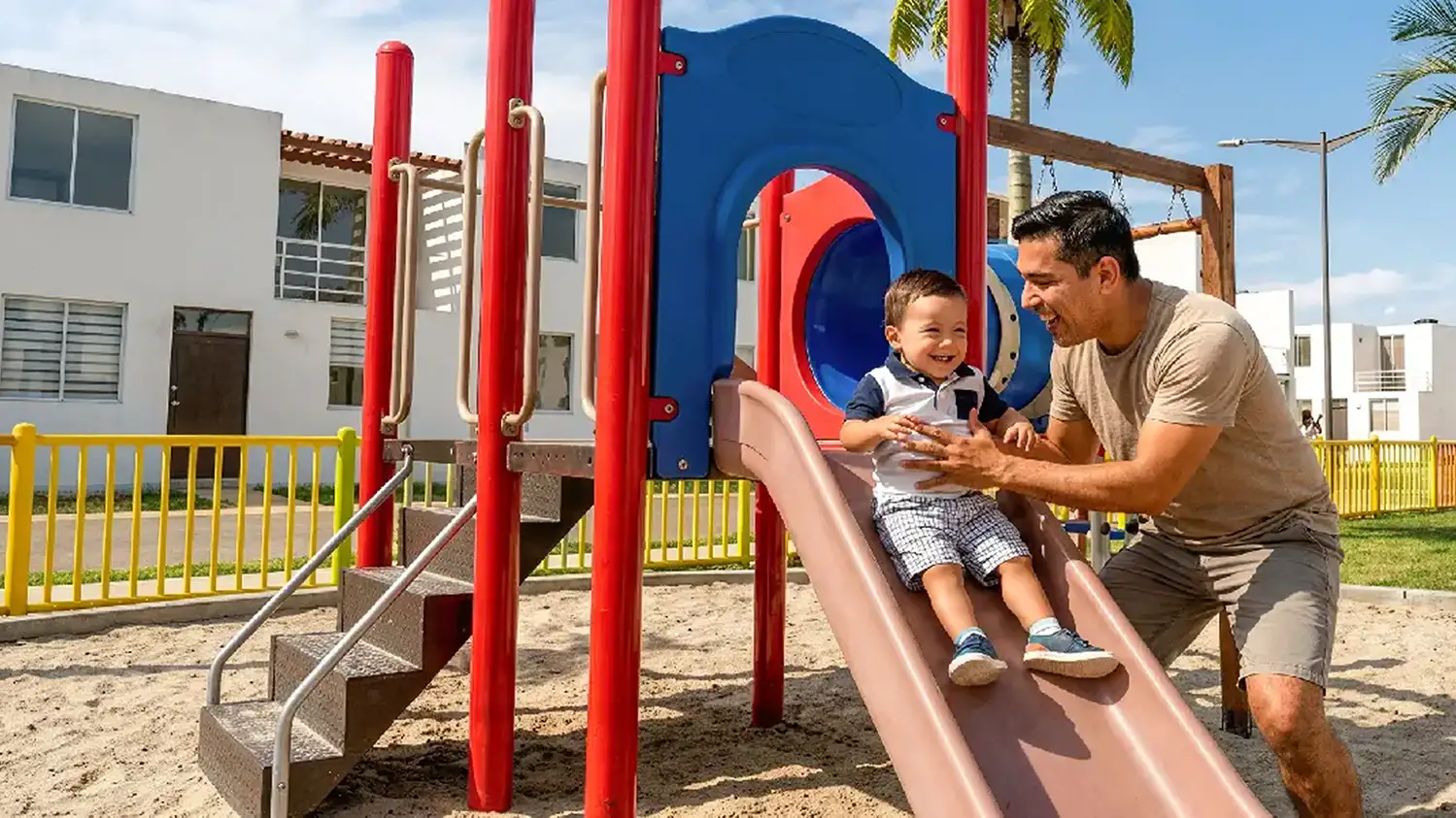Juegos para niños en el parque de la Alborada habilitación urbana